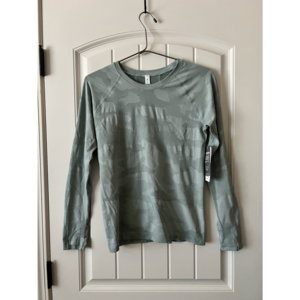 Athleta Momentum Camo Top